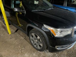 2018 GMC Acadia SLT - Exterior Front Right Corner Image